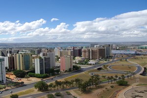 Aluguer de carro barato em Brasilia  ✓ As nossas ofertas de automóveis de aluguer incluem seguro ✓ e quilometragem sem limites ✓ na maioria dos destinos