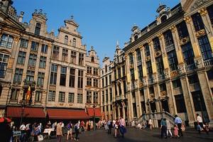 Aluguer de carro barato em Bruxelas  ✓ As nossas ofertas de automóveis de aluguer incluem seguro ✓ e quilometragem sem limites ✓ na maioria dos destinos