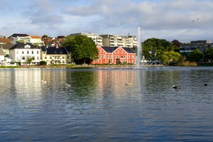Aluguer de carro barato em Stavanger  ✓ As nossas ofertas de automóveis de aluguer incluem seguro ✓ e quilometragem sem limites ✓ na maioria dos destinos