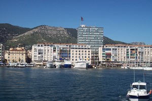 Aluguer de carro barato em Toulon  ✓ As nossas ofertas de automóveis de aluguer incluem seguro ✓ e quilometragem sem limites ✓ na maioria dos destinos